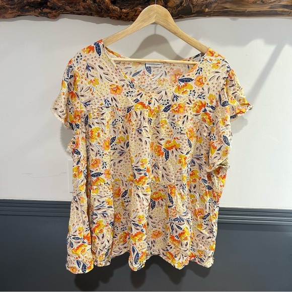 Plus Size Light Weight Floral Blouse - Picture 1 of 9